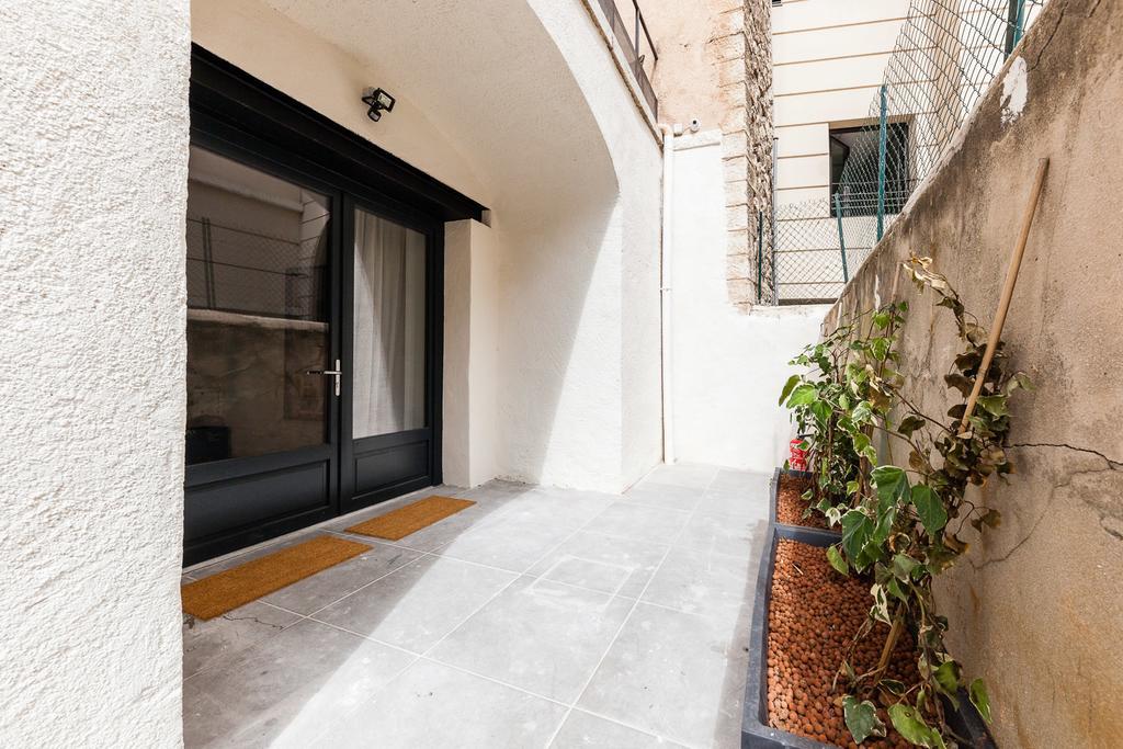 Chez Nous - 7 Appartements Sur Le Vieux Port Marseille Exterior photo