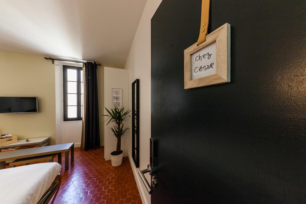 Chez Nous - 7 Appartements Sur Le Vieux Port Marseille Exterior photo